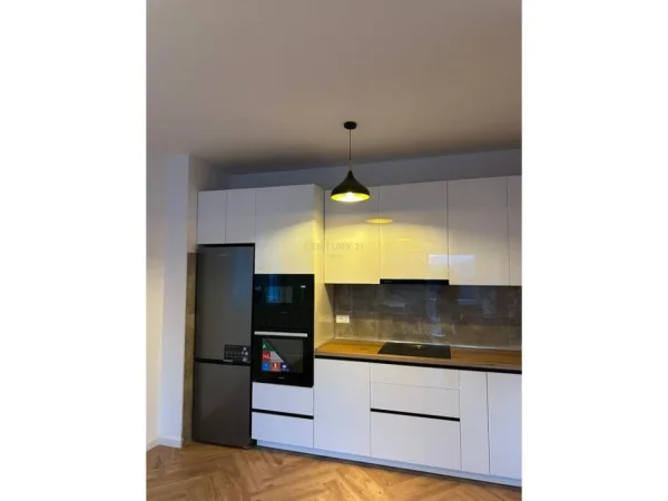 Tirane, jepet me qera apartament 2+1+Aneks+Ballkon Kati 1, 96 m² 550 € (Vilat e Arabit)