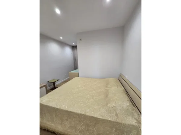 Tirane, jepet me qera apartament 2+1 Kati 6, 117 m² 1.500 € (Blloku)