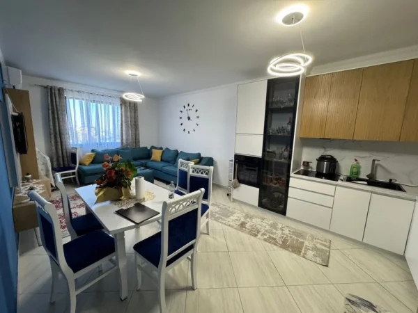 Durres, shitet apartament 2+1 Kati 8, 120 m² 135.000 € (Shkozet)