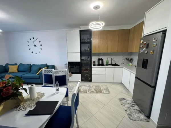 Durres, shitet apartament 2+1 Kati 8, 120 m² 135.000 € (Shkozet)