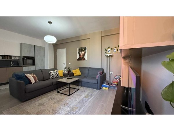 Tirane, jepet me qera apartament 2+1 Kati 8, 80 m² 550 € (Brryli)