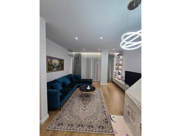 Tirane, jepet me qera apartament Kati 6, 116 m² 1.500 € (Ish Blloku)