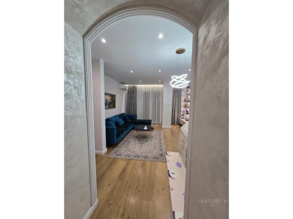 Tirane, jepet me qera apartament Kati 6, 116 m² 1.500 € (Ish Blloku)