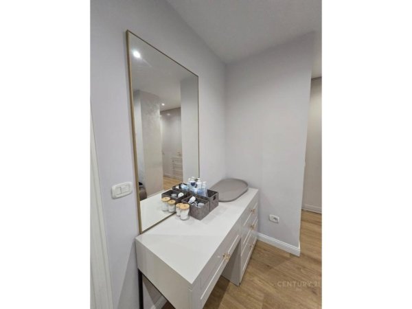 Tirane, jepet me qera apartament Kati 6, 116 m² 1.500 € (Ish Blloku)
