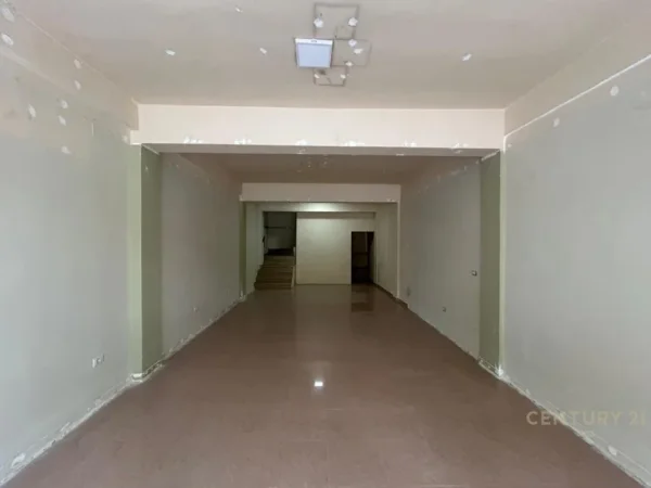Tirane, shes ambjent biznesi Kati 0, 260 m² 564.000 € (Rruga Dritan Hoxha)