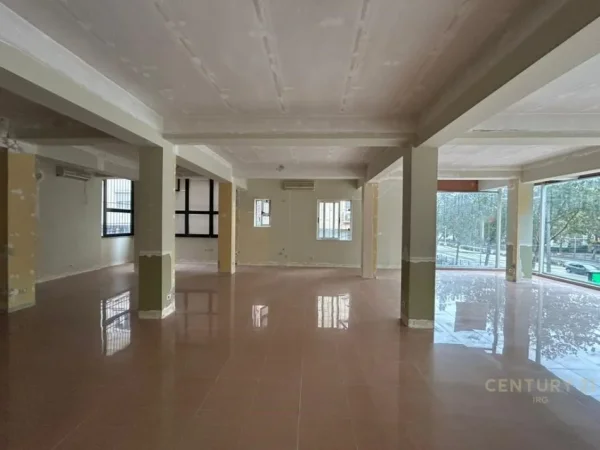 Tirane, shes ambjent biznesi Kati 0, 260 m² 564.000 € (Rruga Dritan Hoxha)