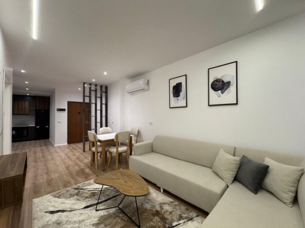 Tirane, shitet apartament 1+1 Kati 5, 70 m² 178.000 € (Rruga Fortuzi)