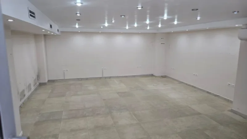 Tirane, jepet me qera zyre Kati 0, 60 m² 450 € (brryli)