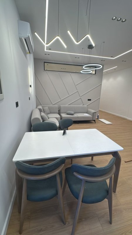 Tirane, jepet me qera apartament 2+1+Ballkon Kati 1, 90 m² 900 € (KODRA E DIELLIT)