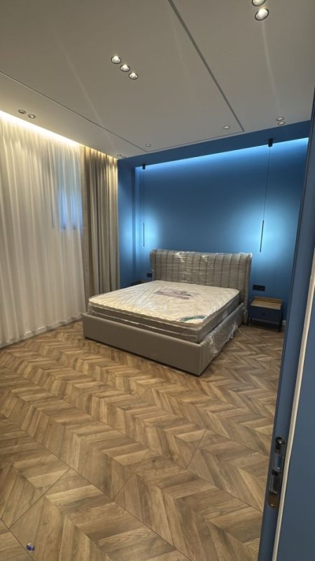 Tirane, jepet me qera apartament 2+1+Ballkon Kati 1, 90 m² 900 € (KODRA E DIELLIT)