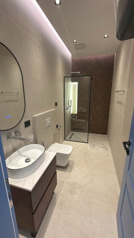 Tirane, jepet me qera apartament 2+1+Ballkon Kati 1, 90 m² 900 € (KODRA E DIELLIT)