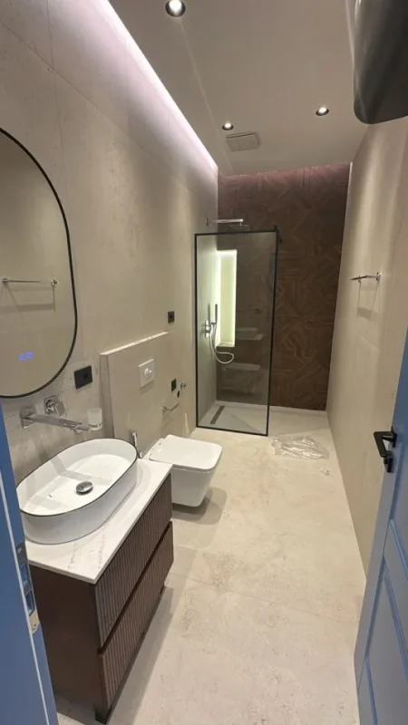 Tirane, jepet me qera apartament 2+1+Ballkon Kati 1, 90 m² 900 € (KODRA E DIELLIT)