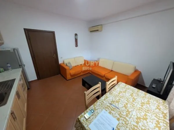 Tirane, jepet me qera apartament 1+1 Kati 7, 55 m² 500 € (Ish Ekspozita)