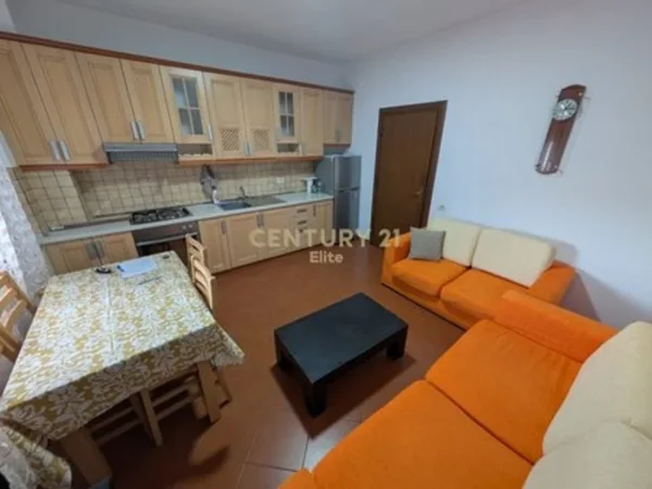 Tirane, jepet me qera apartament 1+1 Kati 7, 55 m² 500 € (Ish Ekspozita)