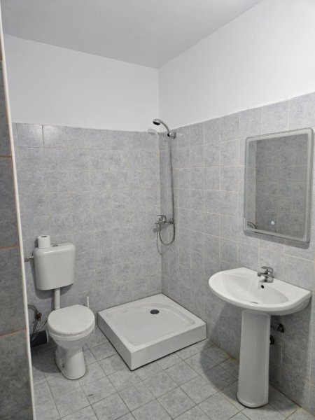 Tirane, jepet me qera apartament 3+1+Aneks+Ballkon Kati 8, 100 m² 550 € (Astir , Kompleksi Fratari)