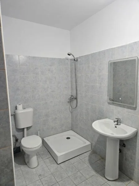 Tirane, jepet me qera apartament 3+1+Aneks+Ballkon Kati 8, 100 m² 550 € (Astir , Kompleksi Fratari)