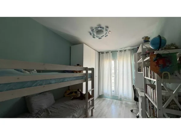 Tirane, jepet me qera apartament 2+1 Kati 8, 80 m² 550 € 