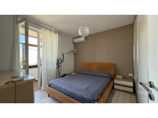 Tirane, jepet me qera apartament 2+1 Kati 8, 80 m² 550 € 