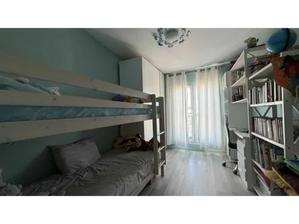 Tirane, jepet me qera apartament 2+1 Kati 8, 80 m² 550 € 