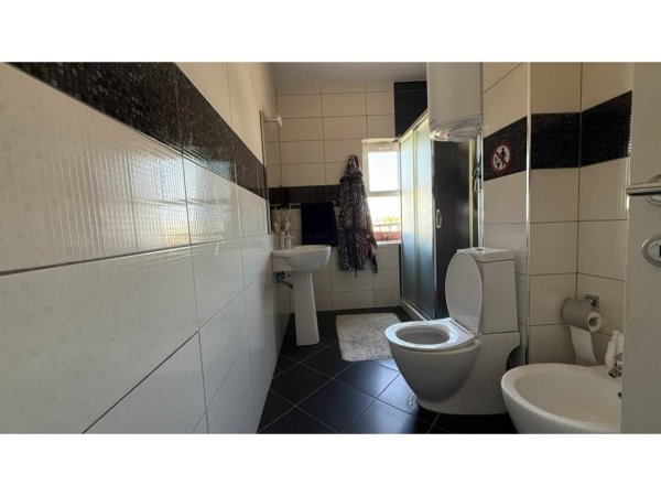 Tirane, jepet me qera apartament 2+1 Kati 8, 80 m² 550 € 