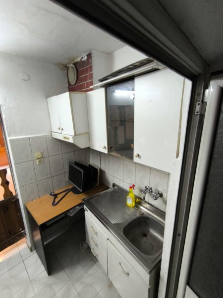 Tirane, jepet me qera apartament+verande | Penthouse 1+1 Kati 0, 280 € (rruga Mustafa Lleshi)