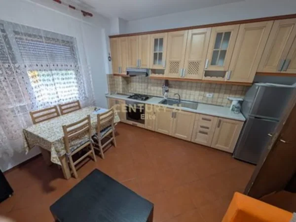 jepet me qera apartament 1+1 Kati 7, 55 m² 500 €