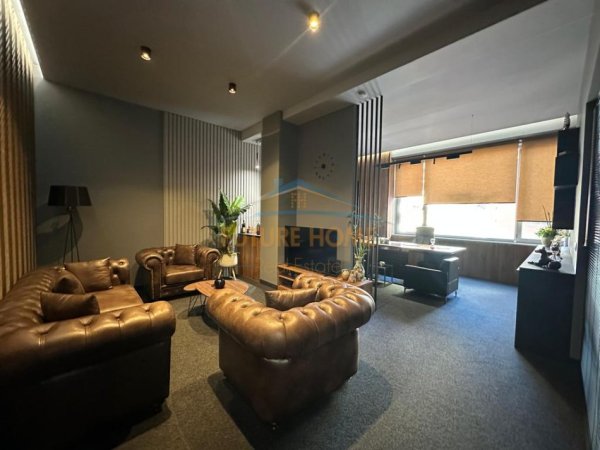 Tirane, shitet ambjent biznesi Kati 3, 355 m² 1.200.000 € (KOMPLEKSI DELIORGJI)