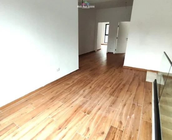 Tirane, jepet me qera zyre Kati 2, 280 m² 3.000 € (Kompleksi Tirana Garden Building)