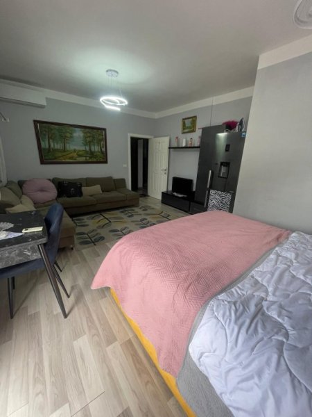 Tirane, jepet me qera garsonier Kati 13, 510 € (EKSPOZITA)