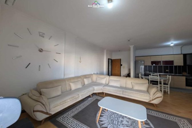 Tirane, jepet me qera apartament 2+1+Ballkon Kati 1, 86 m² 450 € (Prane Market AnnA,)