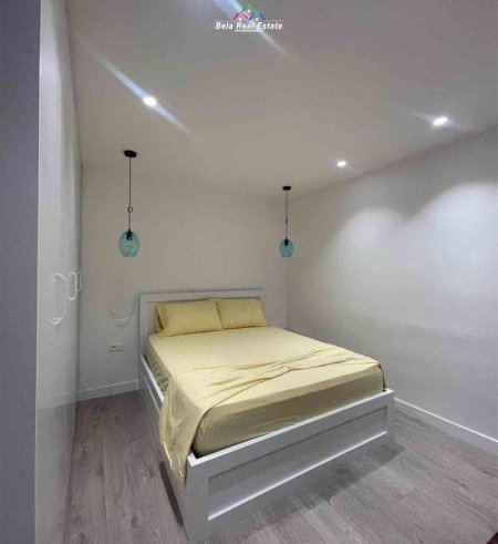 Tirane, jepet me qera apartament 1+1+Ballkon Kati 4, 50 m² 550 € (prane Credins Bank)