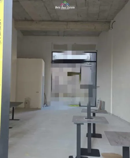 Tirane, jepet me qera dyqan Kati 0, 67 m² 1.000 € 