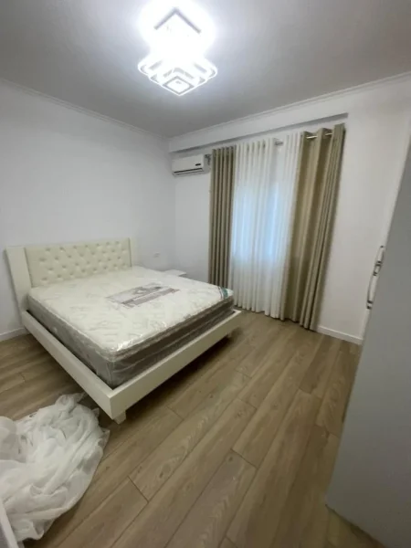 Tirane, jepet me qera apartament 2+1+Ballkon Kati 2, 90 m² 800 € (KODRA E DIELLIT)