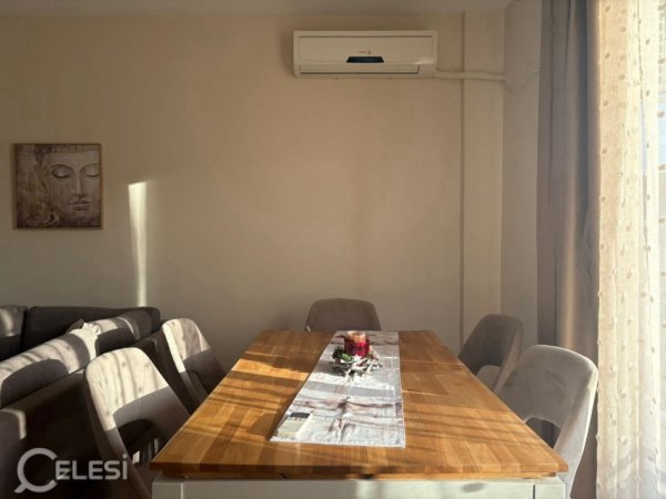 Tirane, jepet me qera apartament 2+1+Ballkon Kati 2, 90 m² 600 € (PALLATI I BRIGADAVE)