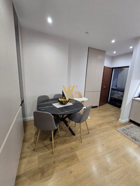 Tirane, jepet me qera apartament 2+1+Ballkon Kati 6, 127 m² 1.500 € (BLLOK)