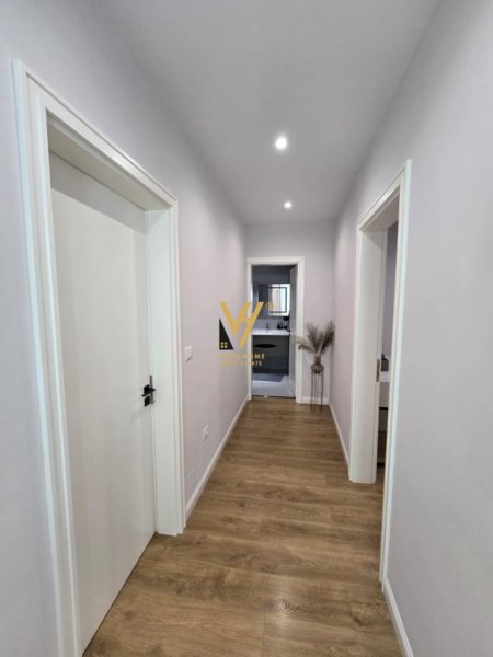 Tirane, jepet me qera apartament 2+1+Ballkon Kati 6, 127 m² 1.500 € (BLLOK)