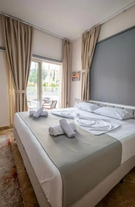 Shqiperi, jepet me qera apartament 2+1 Kati 2, 90 m² 600 € (KODRA E DIELLIT)