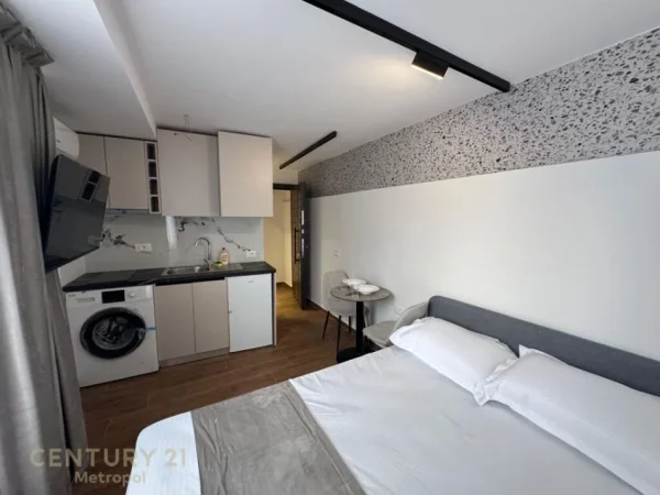 Tirane, shitet apartament 4+1+Ballkon Kati 4, 100 m² 324.000 € (ish Blloku)