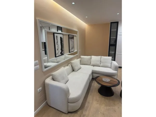 Tirane, shitet apartament 2+1+Aneks+Ballkon Kati 3, 118 m² 365.000 € (Rr. Durresit)