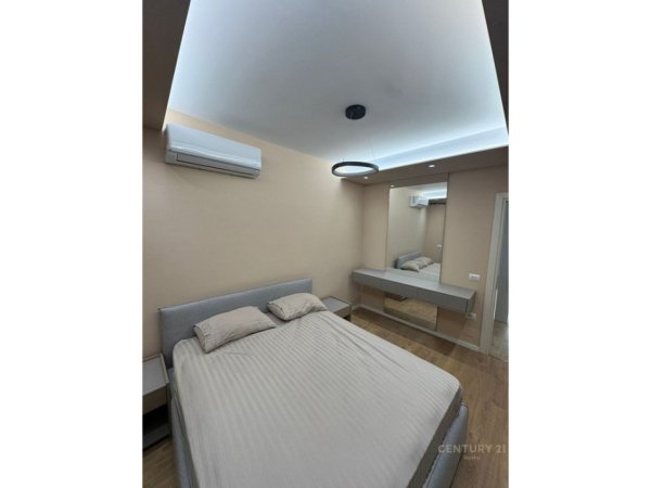 Tirane, shitet apartament 2+1+Aneks+Ballkon Kati 3, 118 m² 365.000 € (Rr. Durresit)