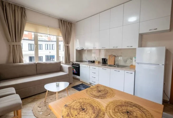 Tirane, jepet me qera apartament 2+1 Kati 2, 95 m² 600 € (KODRA E DIELLIT)