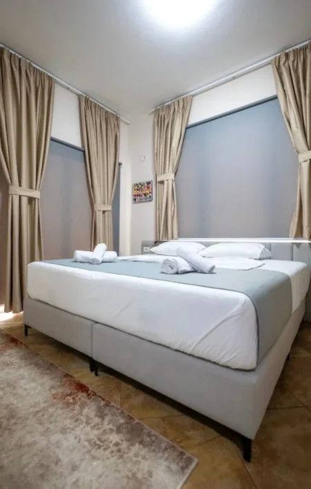 Tirane, jepet me qera apartament 2+1 Kati 2, 95 m² 600 € (KODRA E DIELLIT)