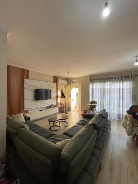 Tirane, shitet apartament 3+1+Ballkon Kati 4, 131 m² 250.000 € (LAPRAKE)