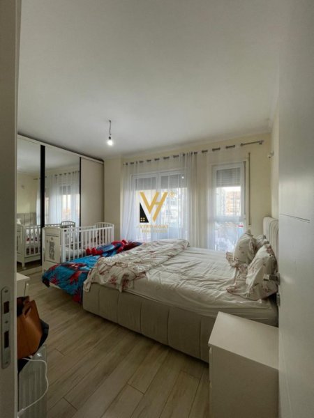 Tirane, shitet apartament 3+1+Ballkon Kati 4, 131 m² 250.000 € (LAPRAKE)
