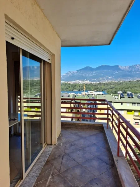 Tirane, jepet me qera apartament 2+1+Ballkon Kati 4, 110 m² 850 € (Liqeni i thate , rruga peti)