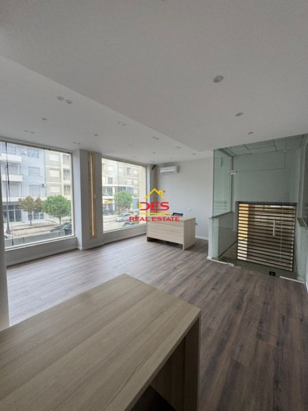 Dhermi - Palase, shitet ambjent biznesi Kati 2, 105 m² 120.000 € (Orikum)