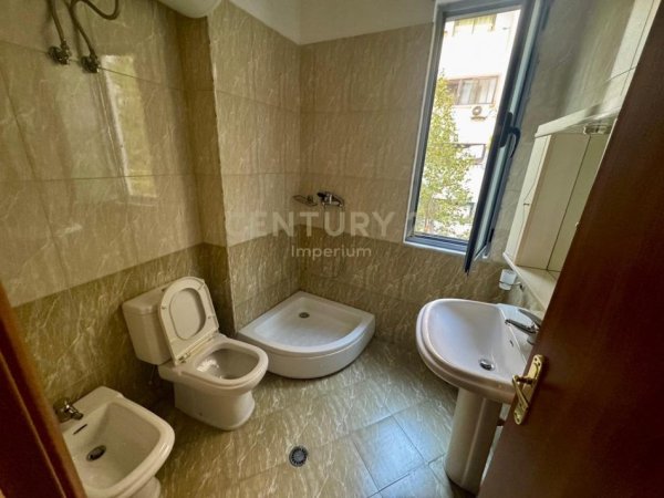 Tirane, jepet me qera apartament 2+1 Kati 2, 107 m² 500 € (Misto Mame)