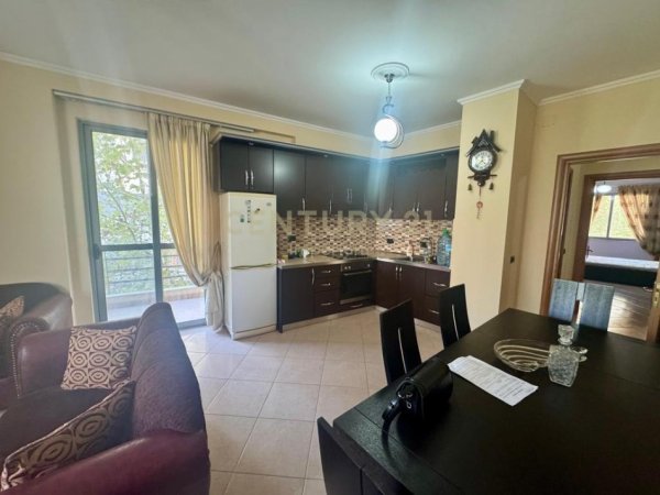 Tirane, jepet me qera apartament 2+1 Kati 2, 107 m² 500 € (Misto Mame)