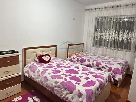 Tirane, jepet me qera apartament 2+1 Kati 5, 110 m² 500 € 