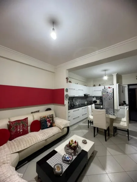 Tirane, jepet me qera apartament 2+1+Ballkon Kati 7, 90 m² 550 € (Astir)